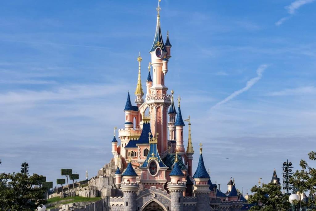 Superbe Appartement A 5 Minutes De Bus De Disneyland セリ エクステリア 写真