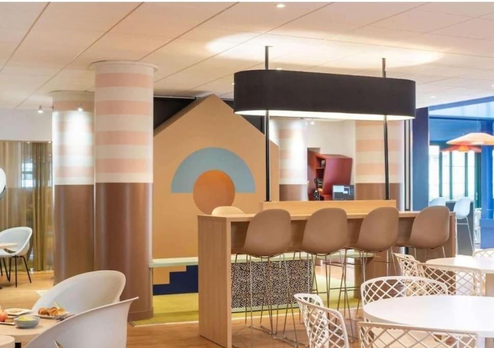 Superbe Appartement A 5 Minutes De Bus De Disneyland セリ エクステリア 写真